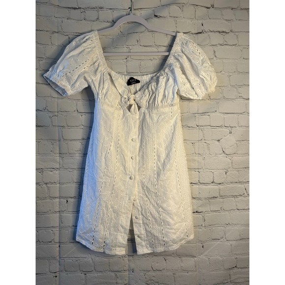 Women's VICI White Embroidered Button Up Midi Dress. SZ M. NWOT. - Picture 1 of 3